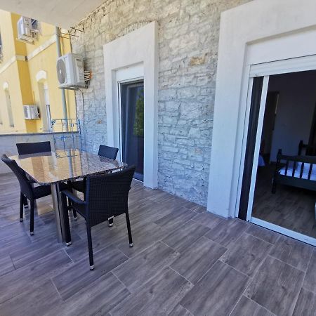 Apartment Damir Pula Bagian luar foto