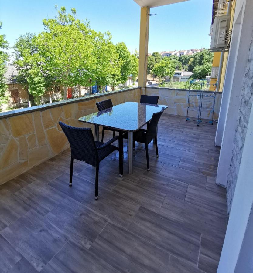 Apartment Damir Pula Bagian luar foto